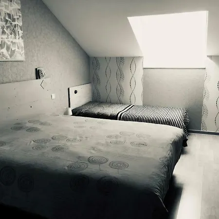 Les Logis Mansardes Apartment *